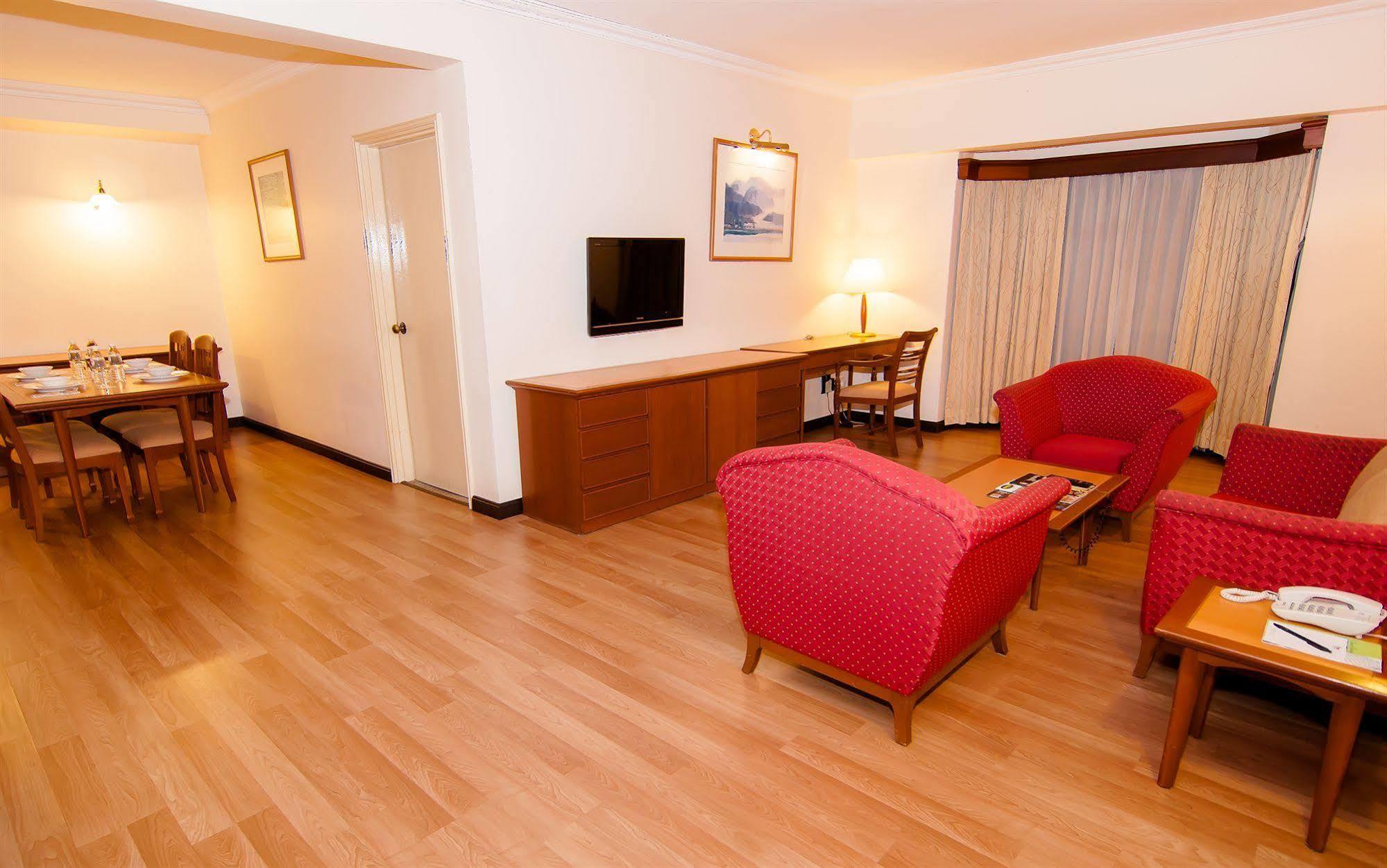 The Zon All Suites Residences On The Park Куала Лумпур Екстериор снимка