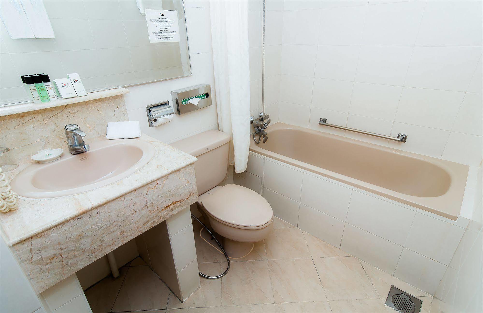 The Zon All Suites Residences On The Park Куала Лумпур Екстериор снимка